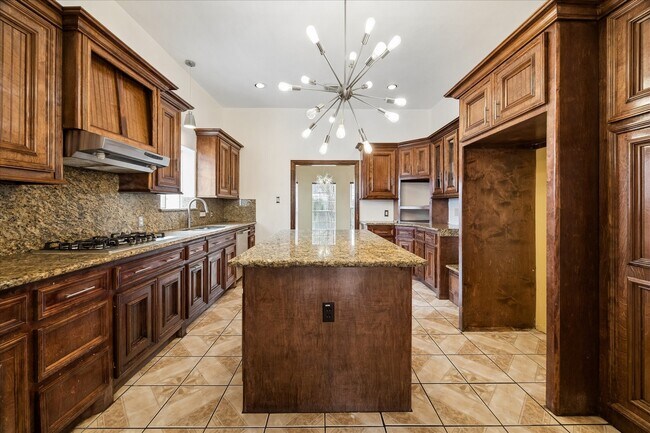 Foto del edificio - 5027 Creekmont Dr