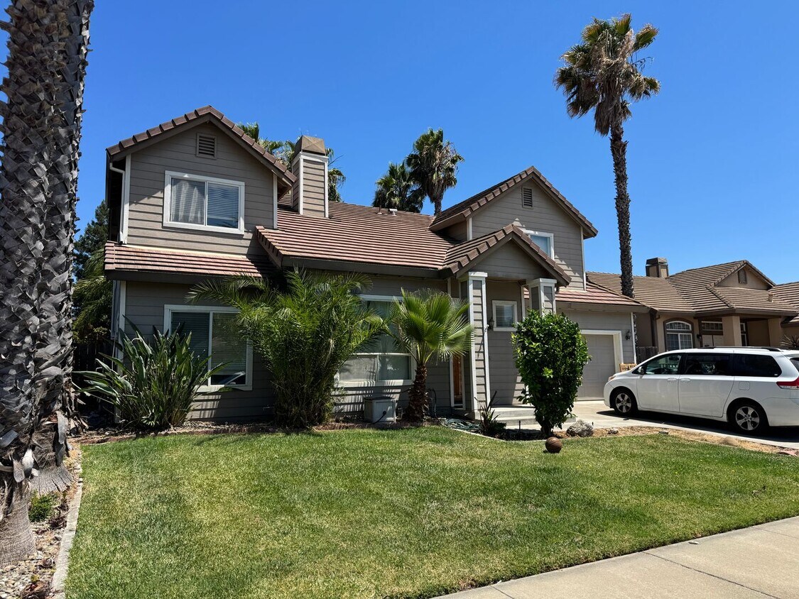 Building Photo - Beautiful 4-Bedroom Home for Rent in Dixon!