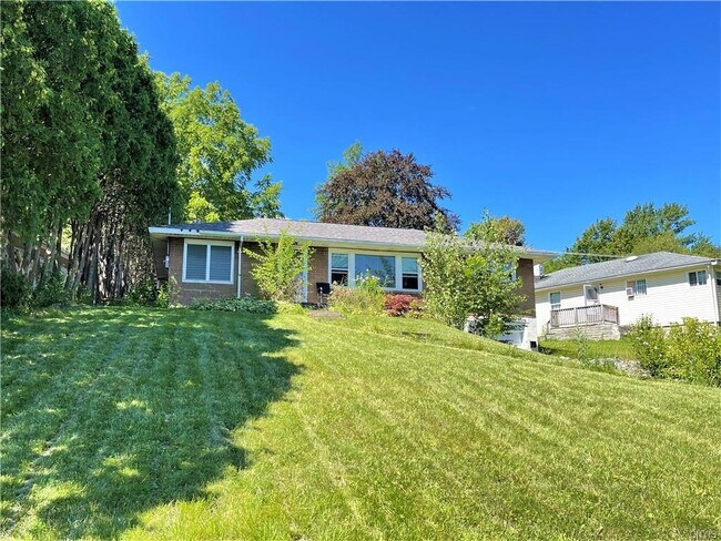 Building Photo - 113 Terrace Cir