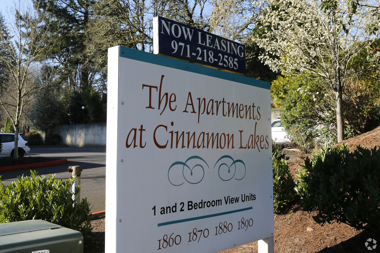 Building Photo - Cinnamon Lakes Apartments