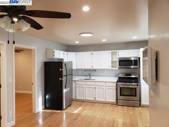 Building Photo - 37791 Iron Horse Ln