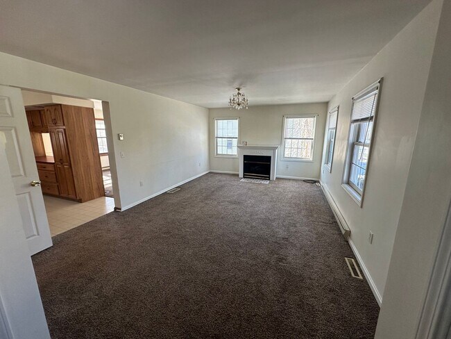 Building Photo - Spacious Three Bedroom Home with Central Air