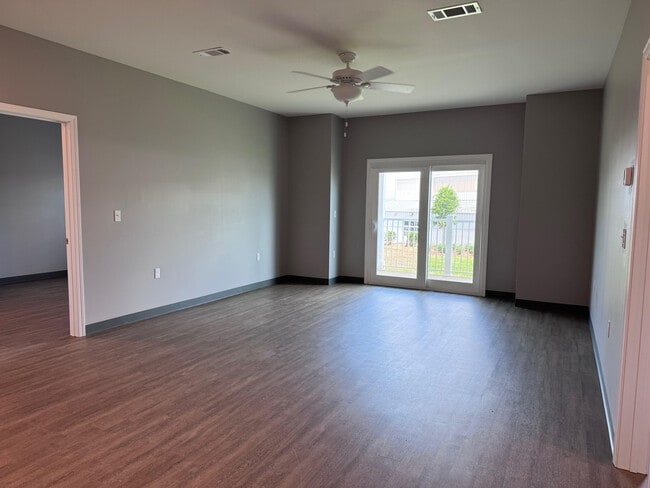 Foto del edificio - Andrews Place Apartments