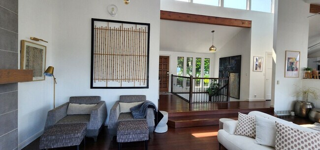 Foto del edificio - 5111 23rd Ave W