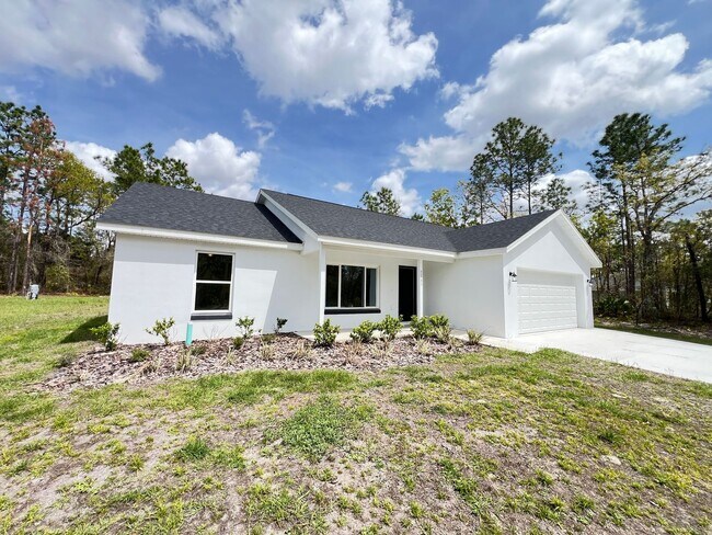 Foto del edificio - UPGRADED AND BRAND NEW 3 Bedroom / 2 Bath ...