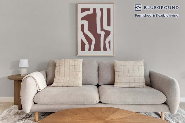 Foto del edificio - 2721 Midtown Ct