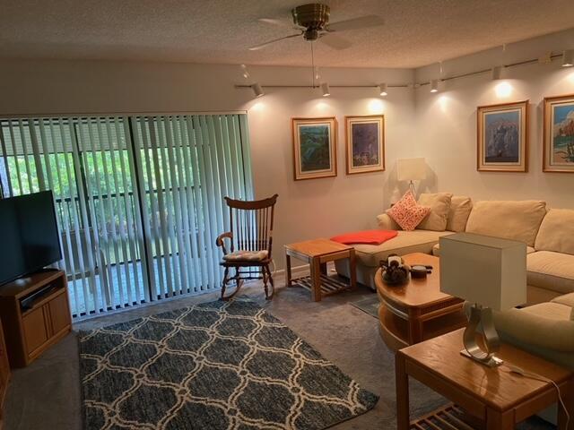 Foto del edificio - 147 Deer Creek Blvd