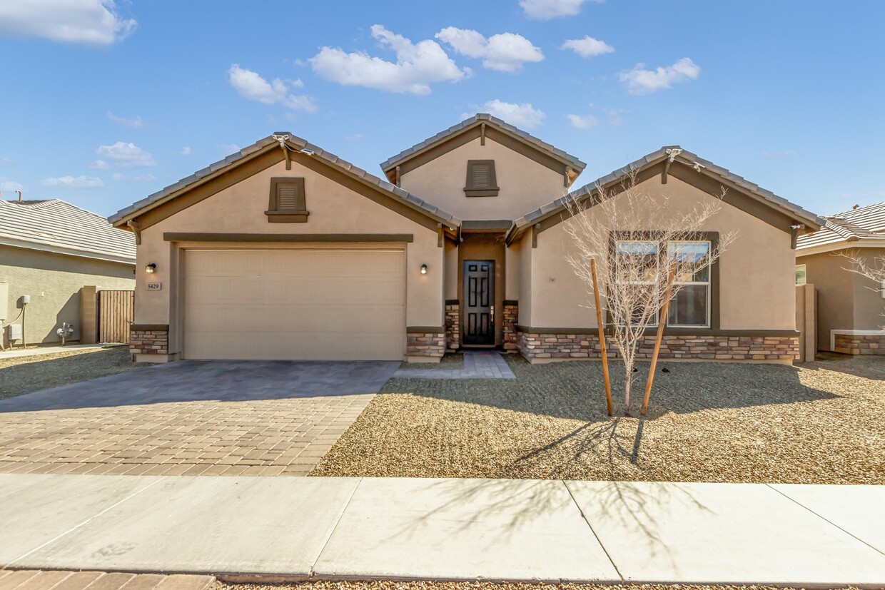 Foto principal - 5429 W Lydia Ln