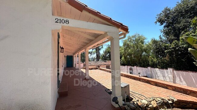 Foto del edificio - 2108 Alta Vista Dr