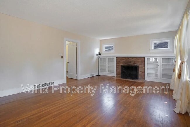 Foto del edificio - 1760 Winter St SE