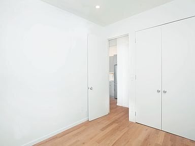 Foto del edificio - 410 E 153rd St