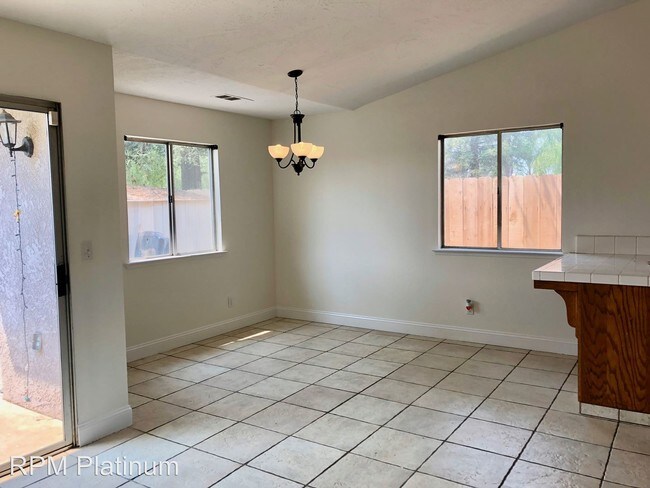 Foto del edificio - 4 br, 2 bath House - 338 W Gibson Ave