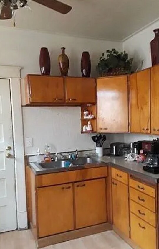 Building Photo - 3BR | 1BA | First-Floor Unit with Garage & Fenced Yard – Michigan City