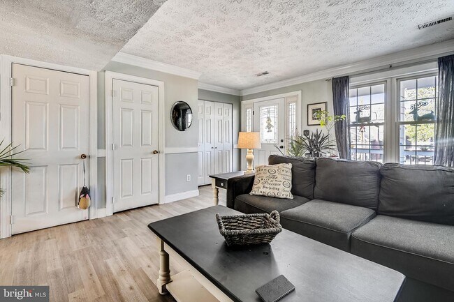 Foto del edificio - 409 Cedar Grove Rd