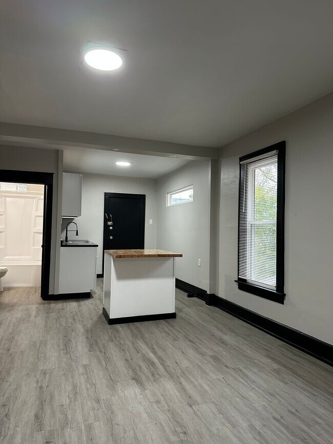 Foto del edificio - 98-100 N Hague Ave