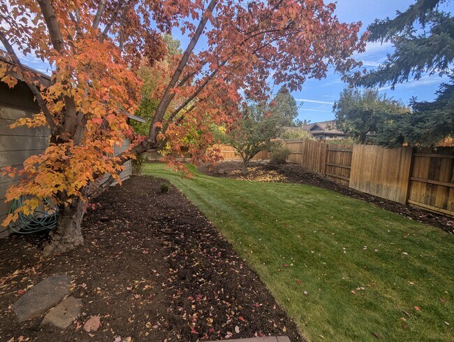 Foto del edificio - 1315 NE Paula Dr