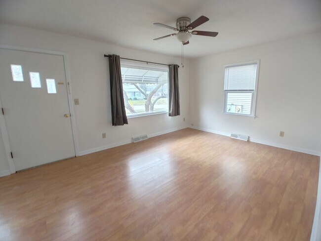 Foto del edificio - Charming 2 Bedroom 2 Bathroom House!