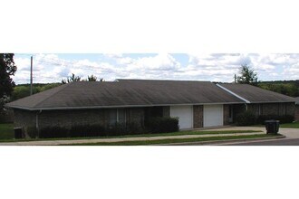 Building Photo - 805 Halifax Dr