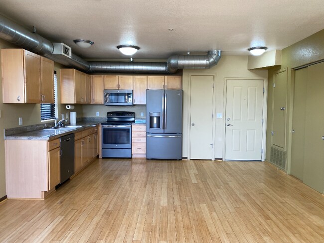 Building Photo - 2034 W 31st Ave