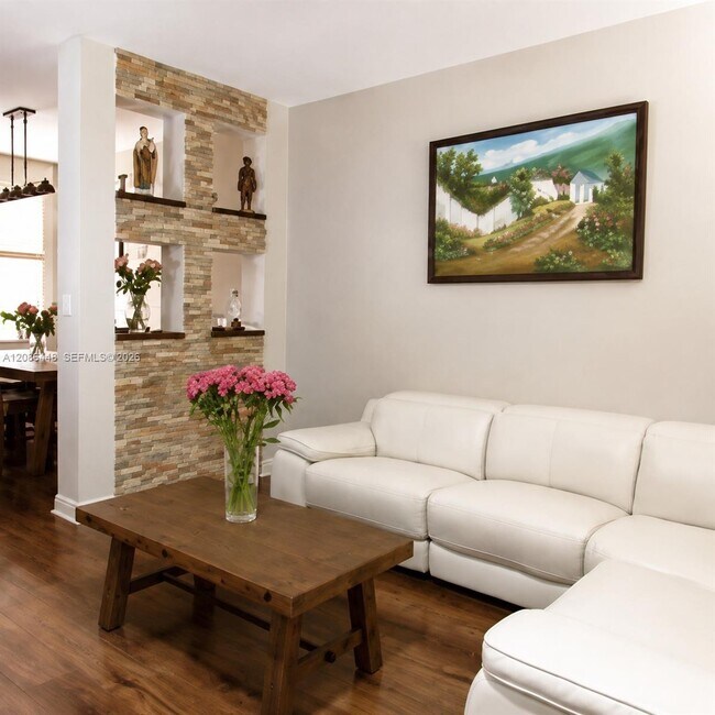 Foto del edificio - 16945 SW 38th St