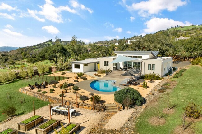 Foto del edificio - 5830 Heights Rd