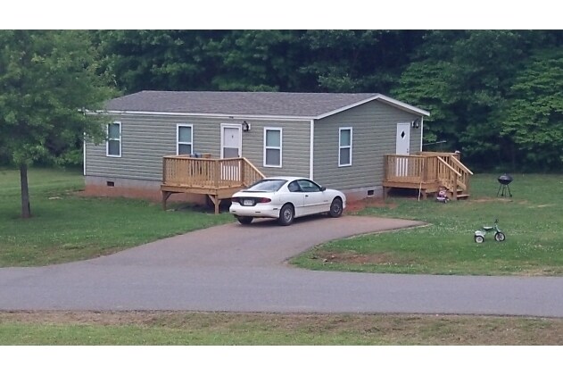 Building Photo - 1673 Zebulon Dr
