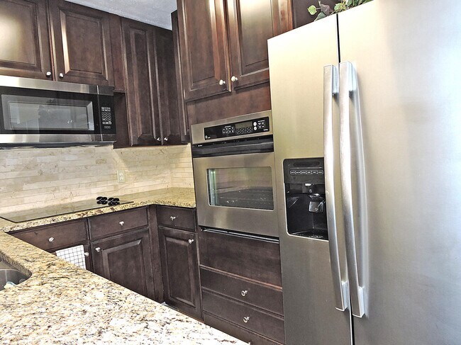 Foto del edificio - 3000 Springdale Blvd