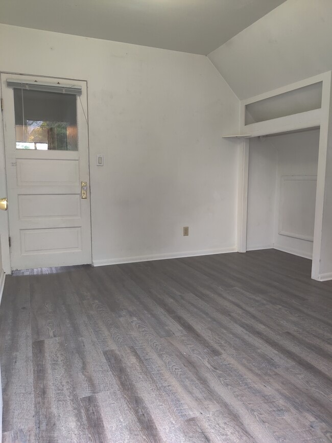 Building Photo - 4407 5th Ave NE