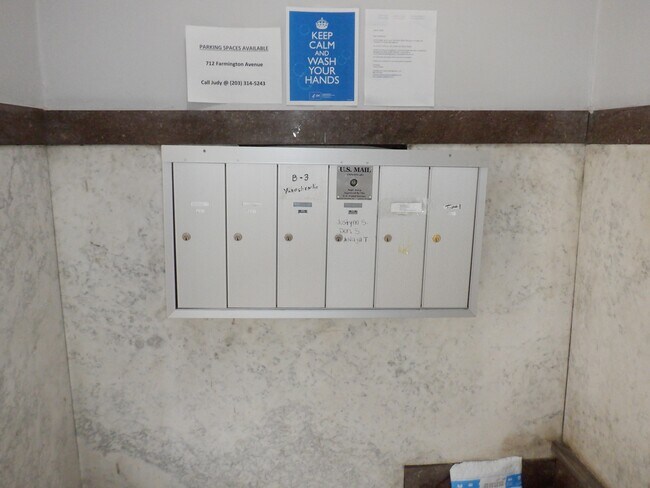 Building Photo - 10 Concord St