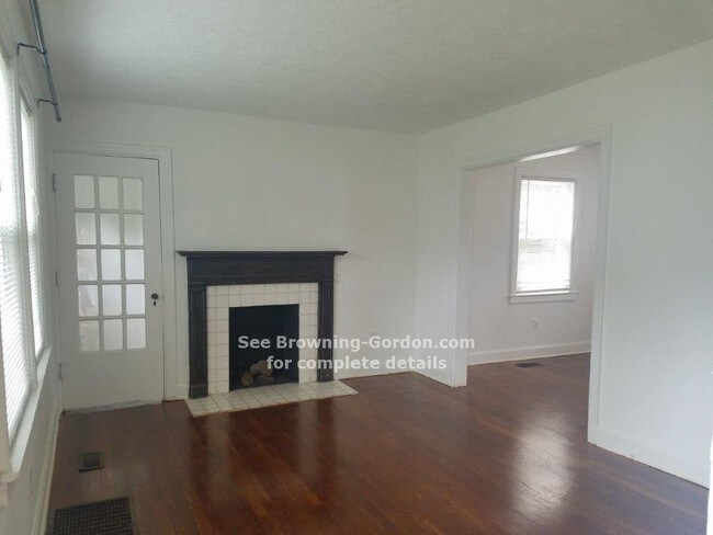 Foto del edificio - 2909 Primrose Cir