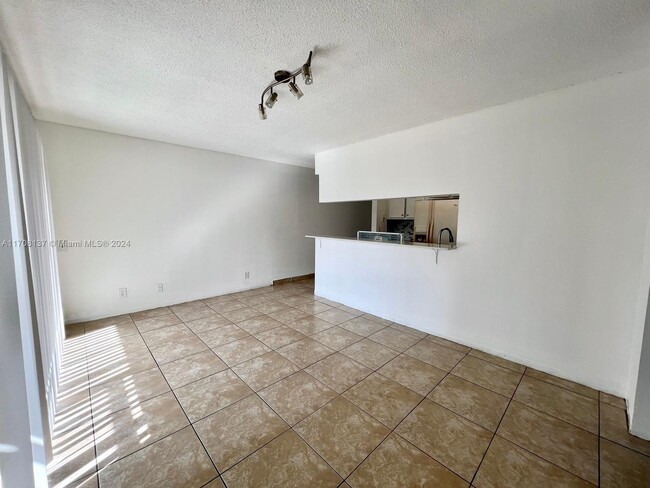 Foto del edificio - 4467 Treehouse Ln