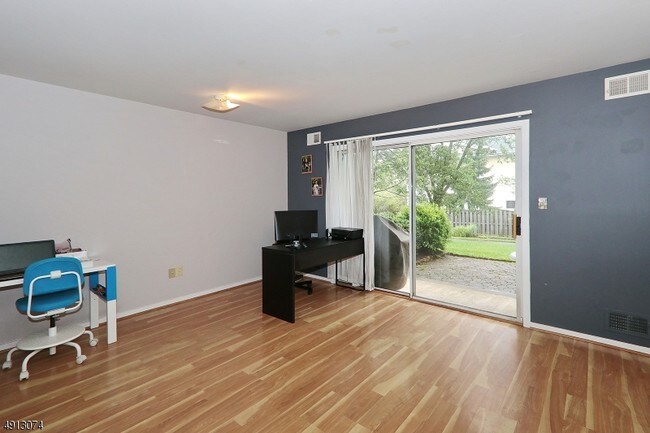 Foto del edificio - 160 Northfield Rd