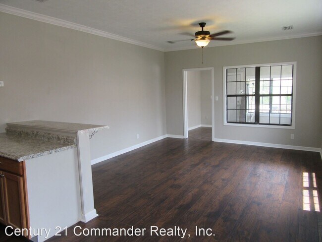 Building Photo - 803 E 10th Ct