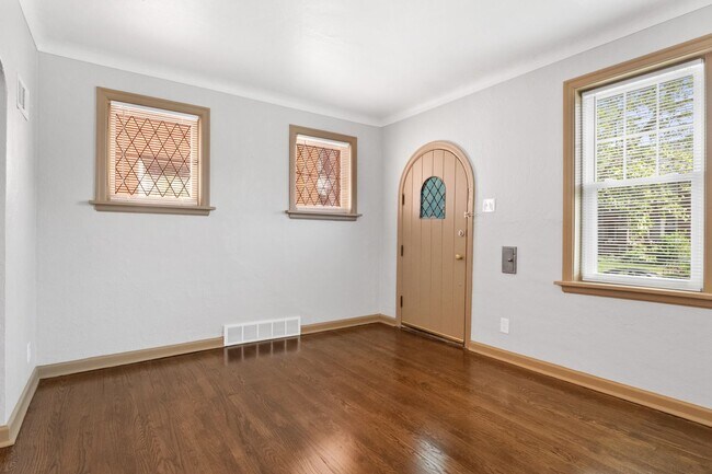 Foto del edificio - 4934 Potomac St