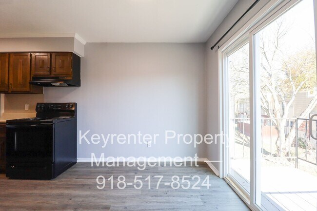 Building Photo - 2 Bed | 2 Bath in Central Tulsa!