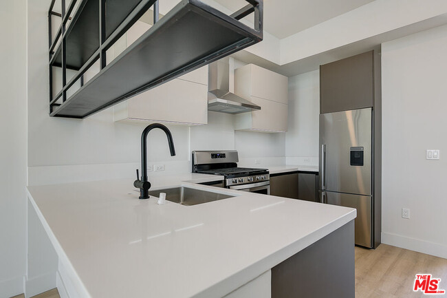 Building Photo - 3833 Dunn Dr