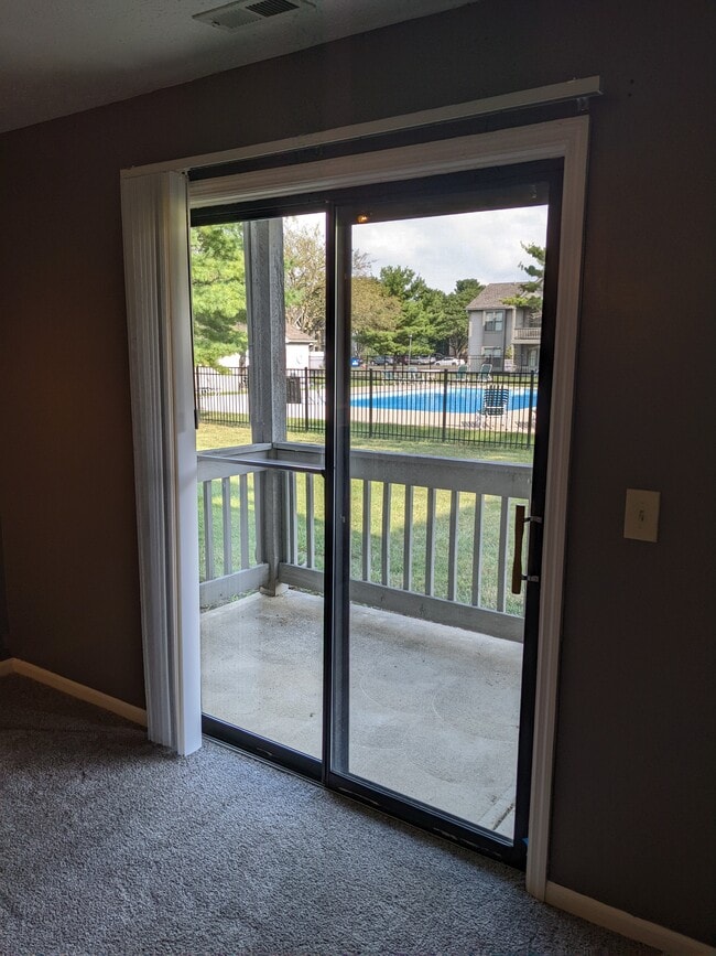 Foto del edificio - 2727 Greystone Dr