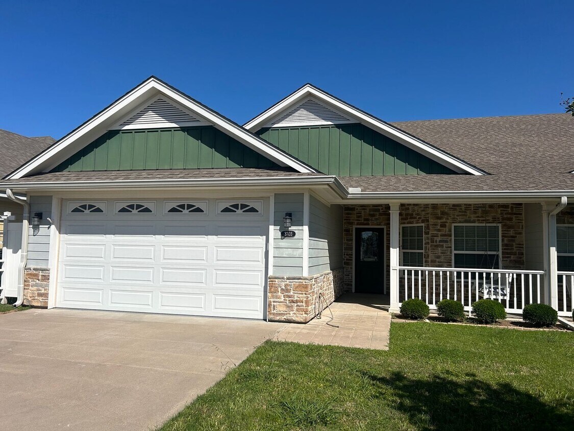 Foto principal - Beautifully Maintained 3 Bedroom