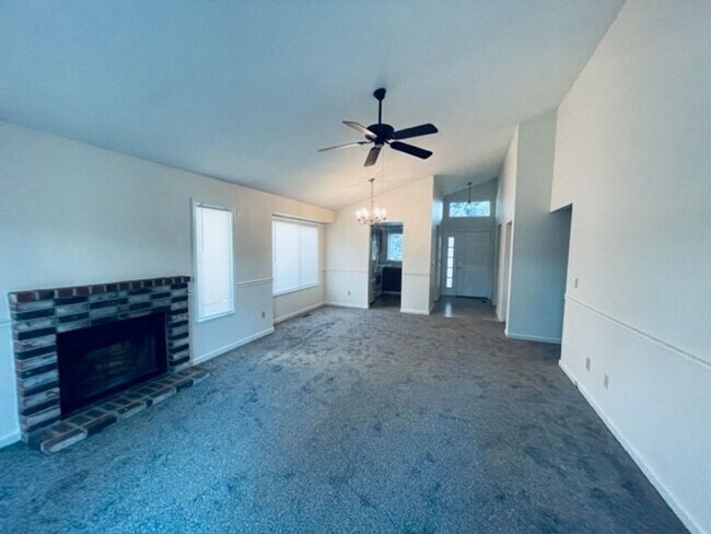 Foto del edificio - 4205 Perro Lane