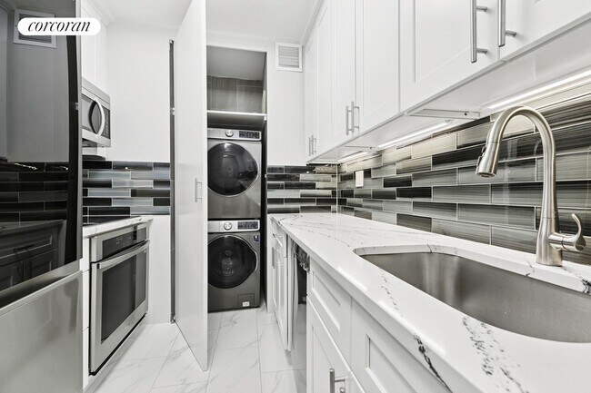 Foto del edificio - 350 W 50th St