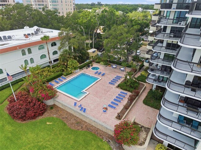 Foto del edificio - 2413 Bayshore Blvd