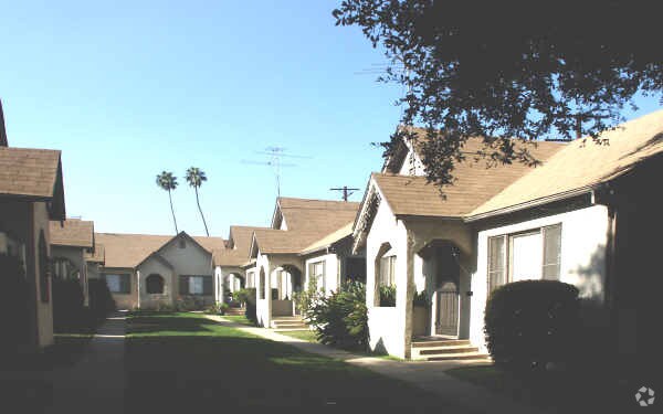 Primary Photo - 227 N Olive Ave