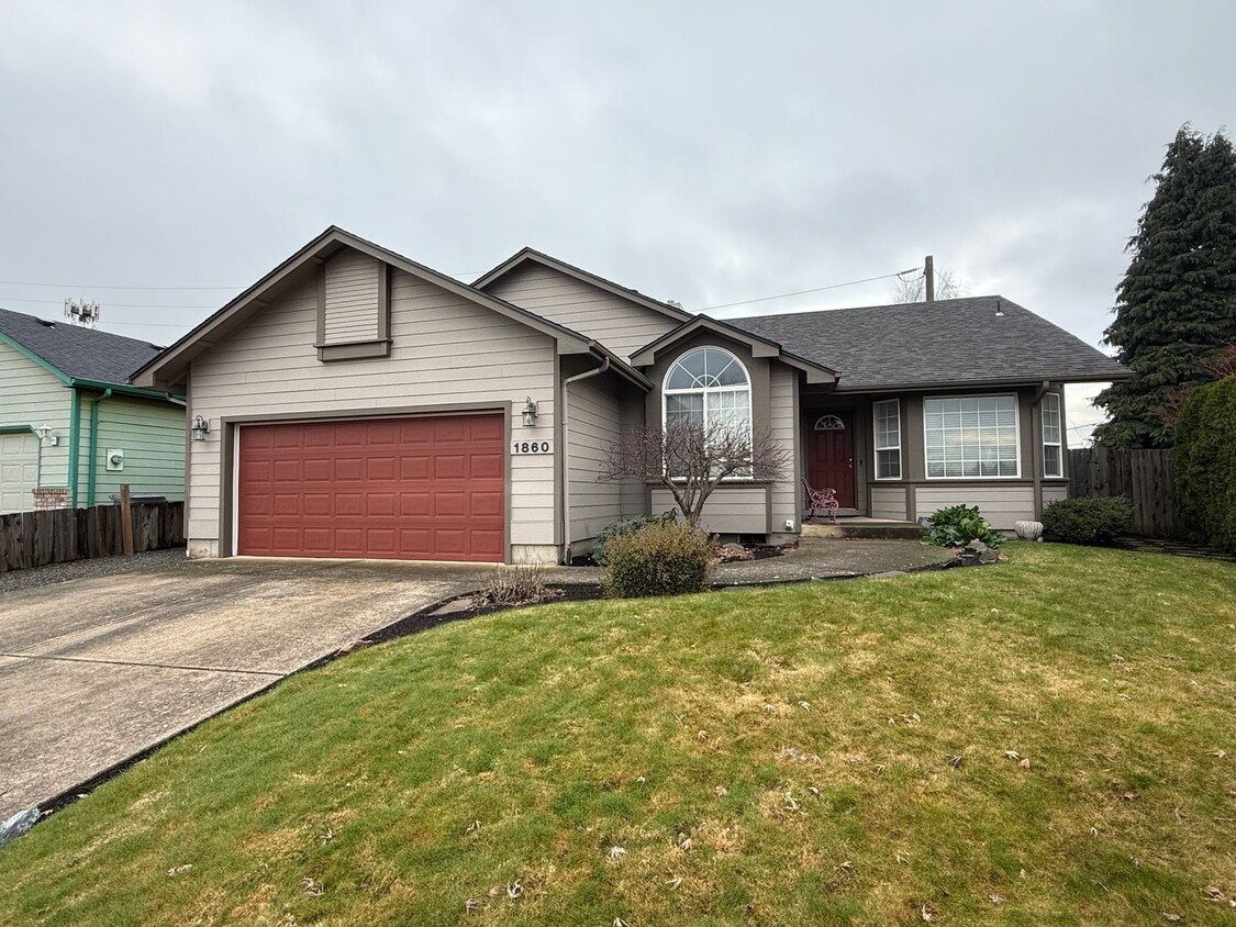 Primary Photo - Check out this lovely 3-bedroom, 2-bath ho...