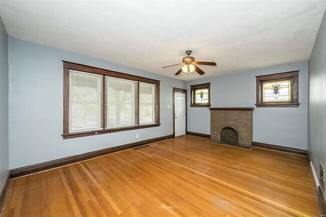 Foto del edificio - "Charming 2-Bed Duplex Retreat on Pennsylvania Ave – Spacious 1170 Sq Ft in Vibrant St. Louis!"