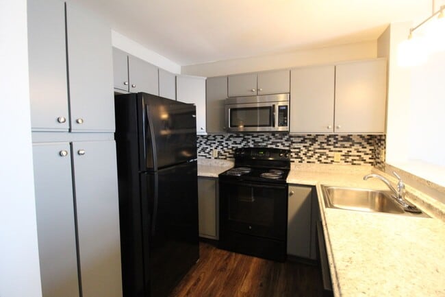 Photo - 1330I Hunters Road Apartment