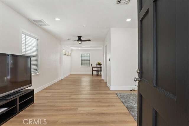 Foto del edificio - 325 N Lee Ave