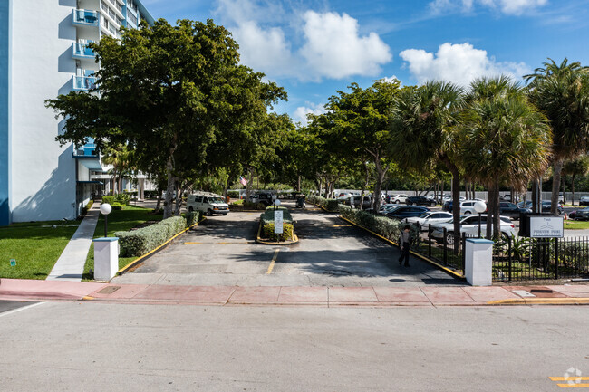 Entrance - Parkview Point Condos