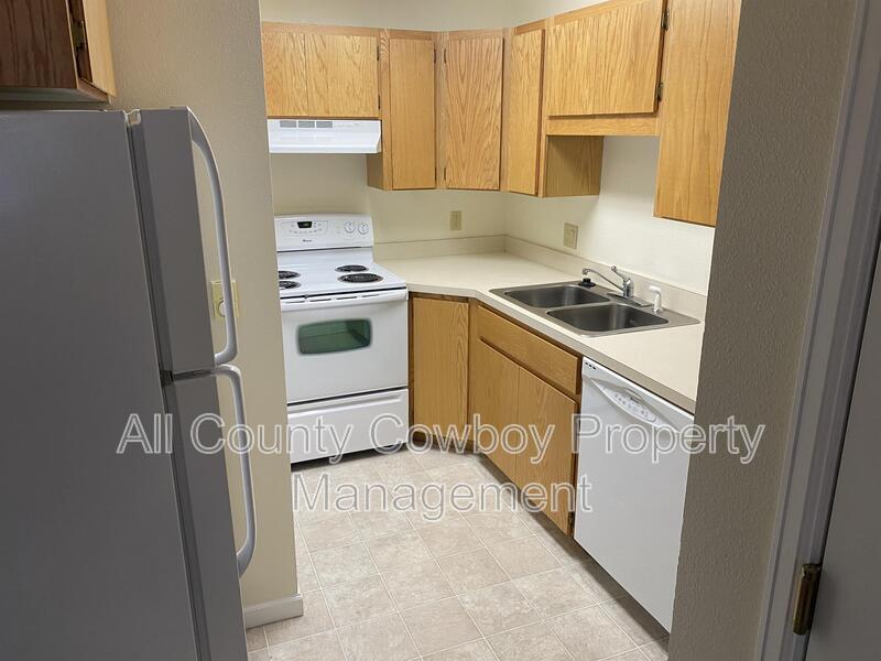 Primary Photo - 1657 N 5th St
