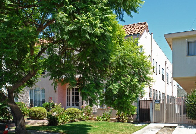 Building Photo - 414 N Hayworth Ave
