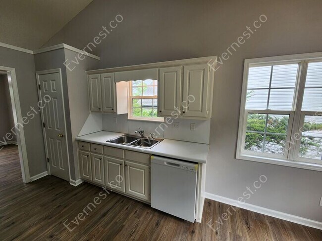 Building Photo - 285 Ashland Manor Dr